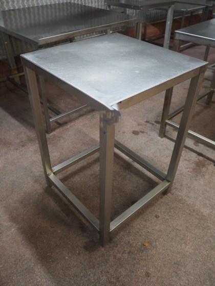 Stainless Steel Table 600 x 600 Pic 04